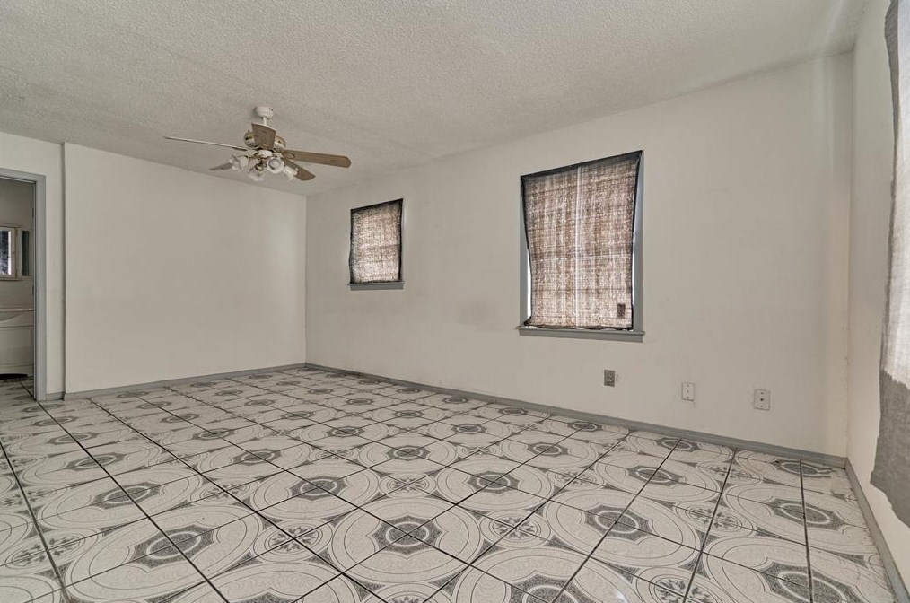 9103 Shl Crk Dr, Houston TX  77064-1617 exterior