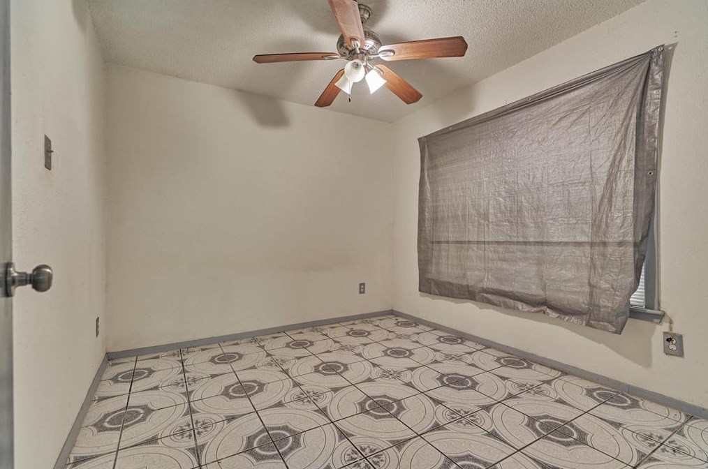 9103 Shl Crk Dr, Houston TX  77064-1617 exterior