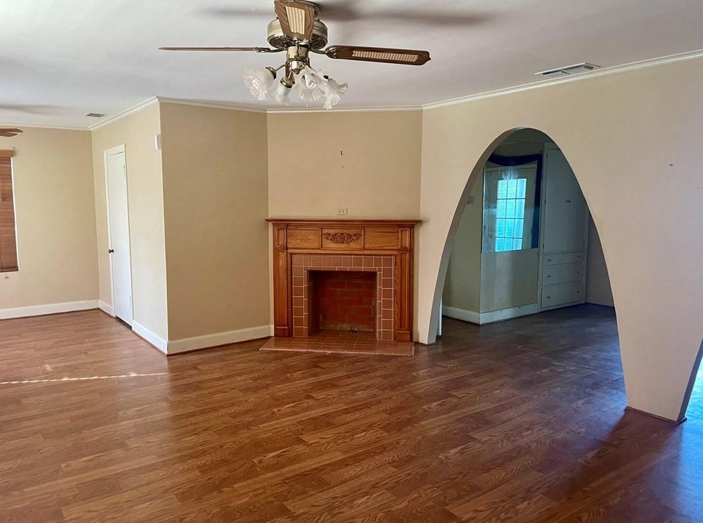 215 Plum St, Denson Spring, TX 75844-2172