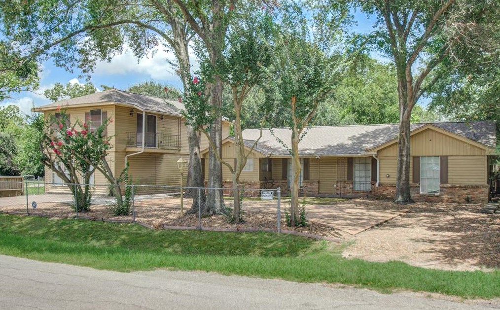 16222 Grasmere Dr, Cypress, TX 77429