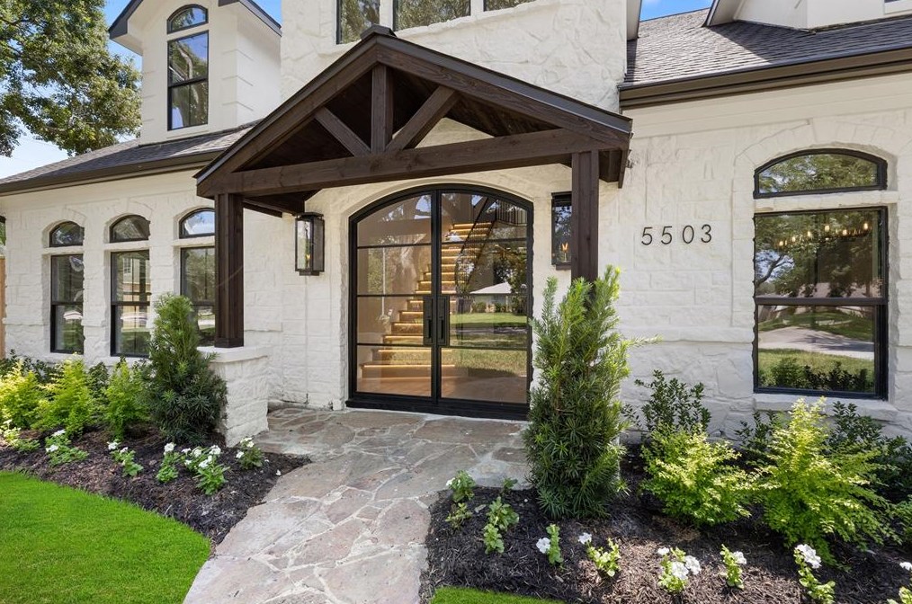 5503 Valerie St, Houston, TX 77081-7303