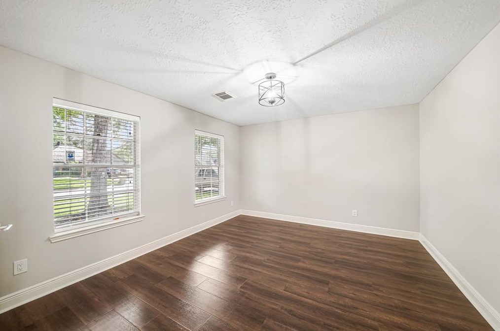 4906 Clover Ln, Pearland, TX 77584