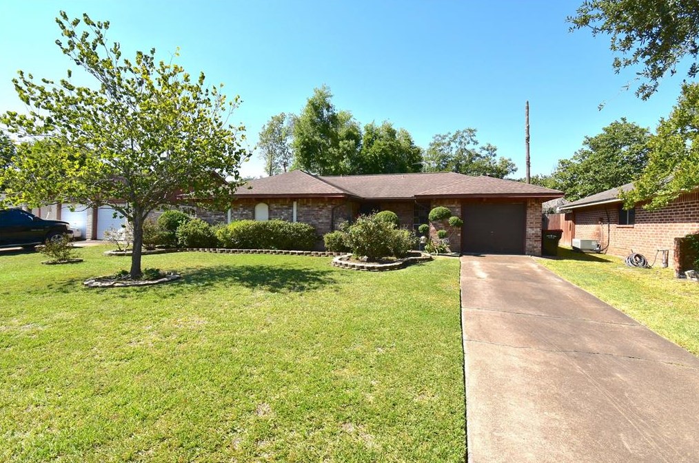 10511 Pimlico Ct, Houston, TX 77038-1824
