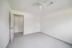 604 Briarclift Ln, Baytown, TX 77521 - Photo 12