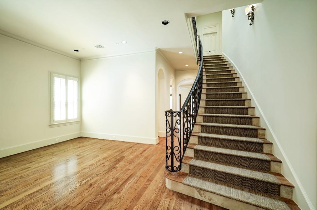 2733 Cason St, Houston TX  77005-3812 exterior