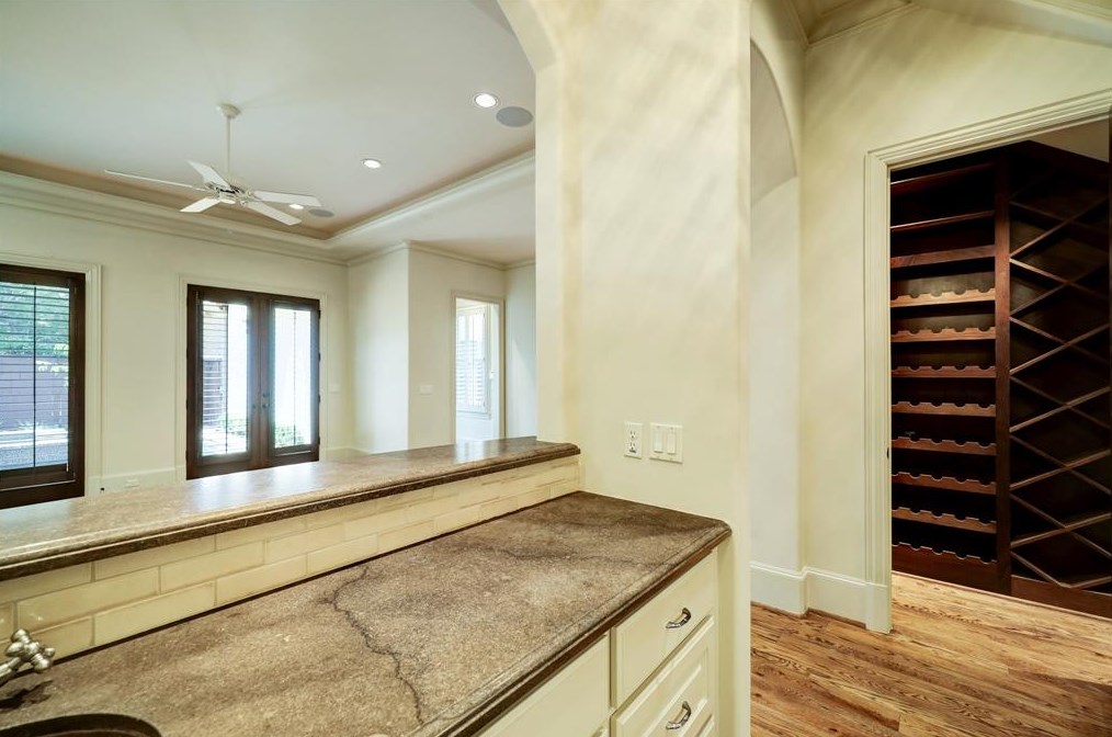 2733 Cason St, Houston TX  77005-3812 exterior
