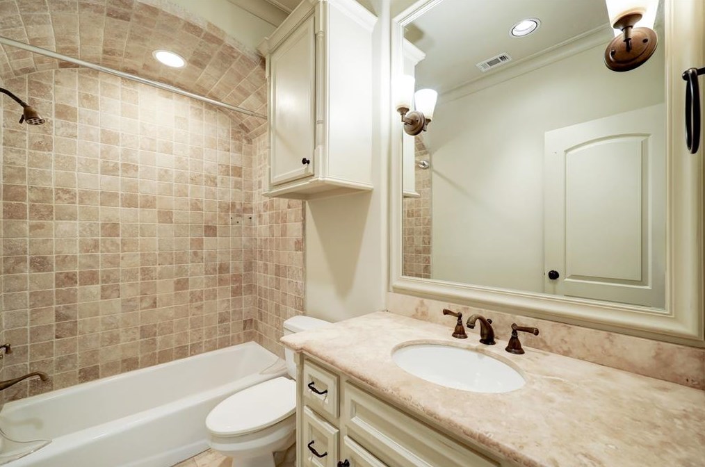 2733 Cason St, Houston TX  77005-3812 exterior