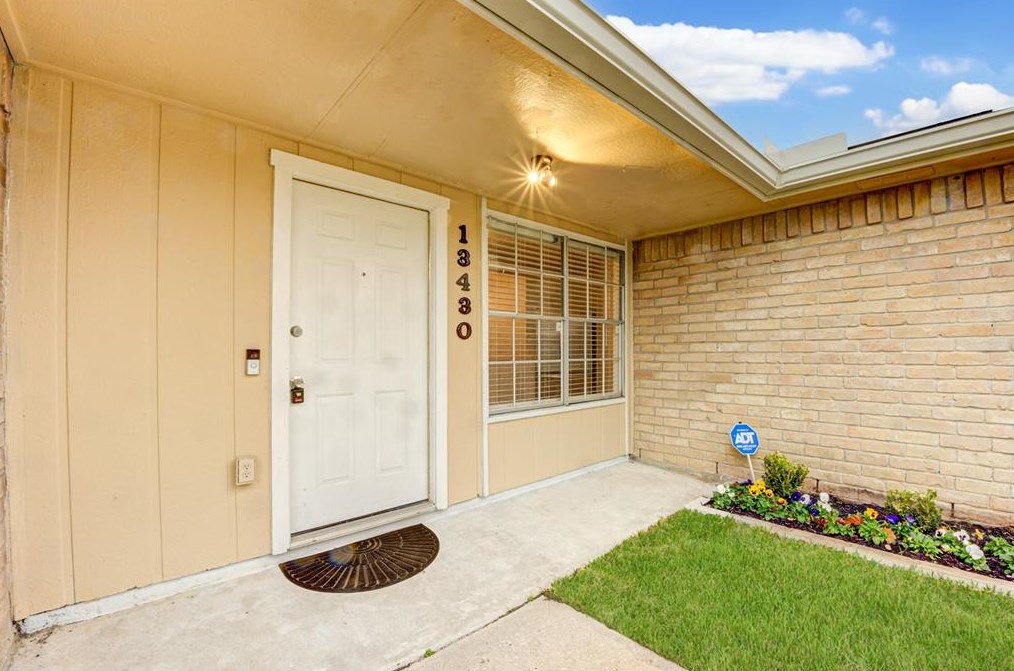 13430 Splintered Oak Dr, Houston, TX 77065