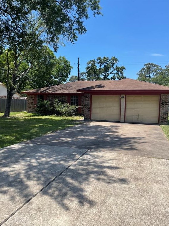 9823 Bayou Woods Dr, Baytown TX  77521-5017 exterior