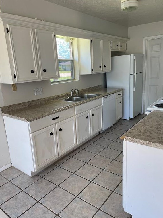 9823 Bayou Woods Dr, Baytown TX  77521-5017 exterior