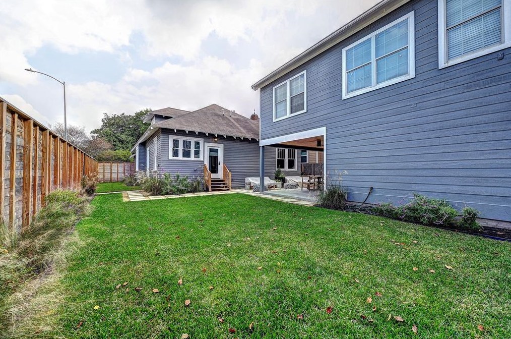 1147 Rutland St, Houston, TX 77008