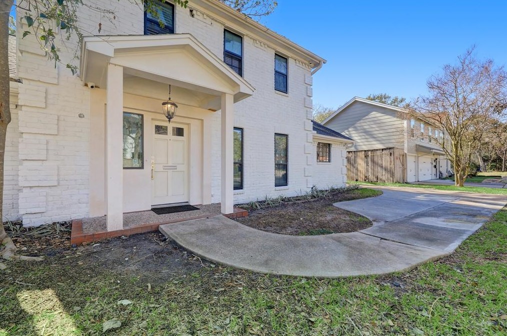 1003 Ridgeley Dr, Houston, TX 77055