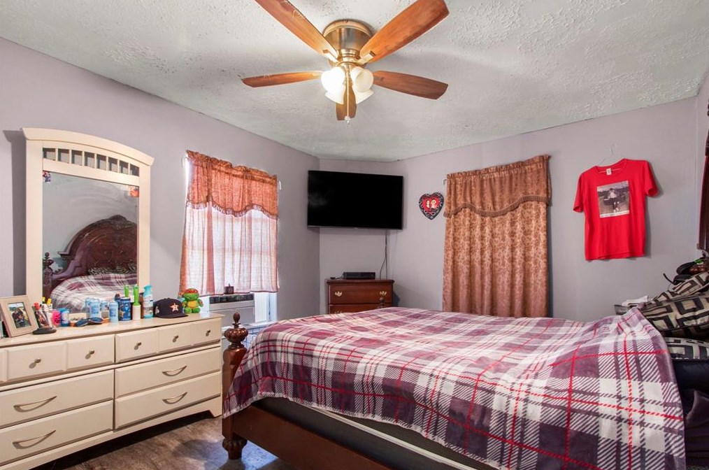 13915 Brownsville St, Houston TX  77015-4112 exterior