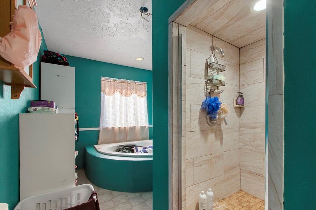 13915 Brownsville St, Houston TX  77015-4112 exterior