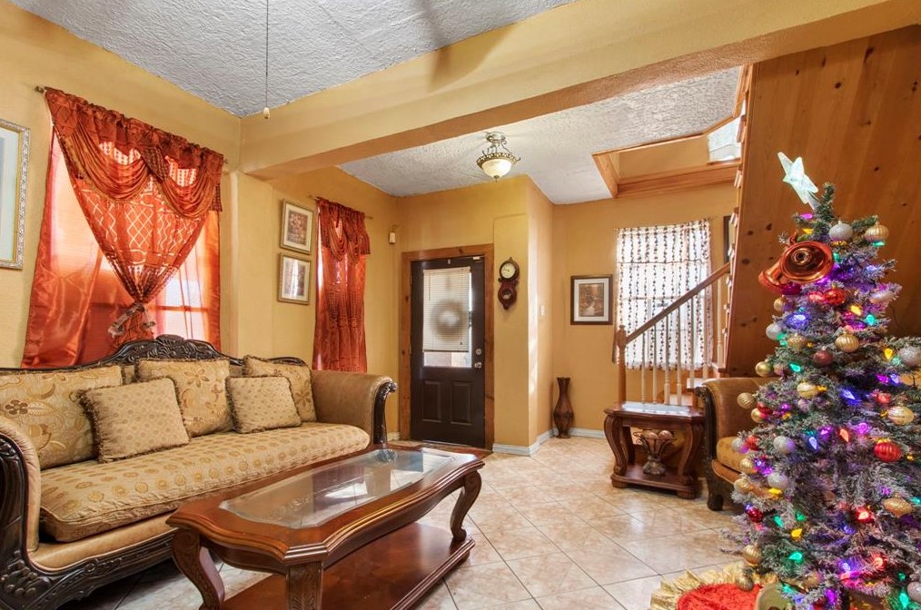 13915 Brownsville St, Houston TX  77015-4112 exterior