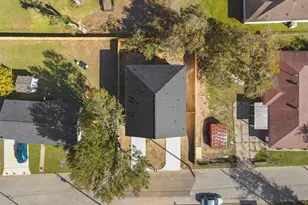 1105 E Main St, Brenham, TX 77833 - Photo 6