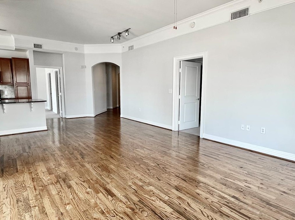 2323 Mccue Rd #703b, Houston, TX 77056