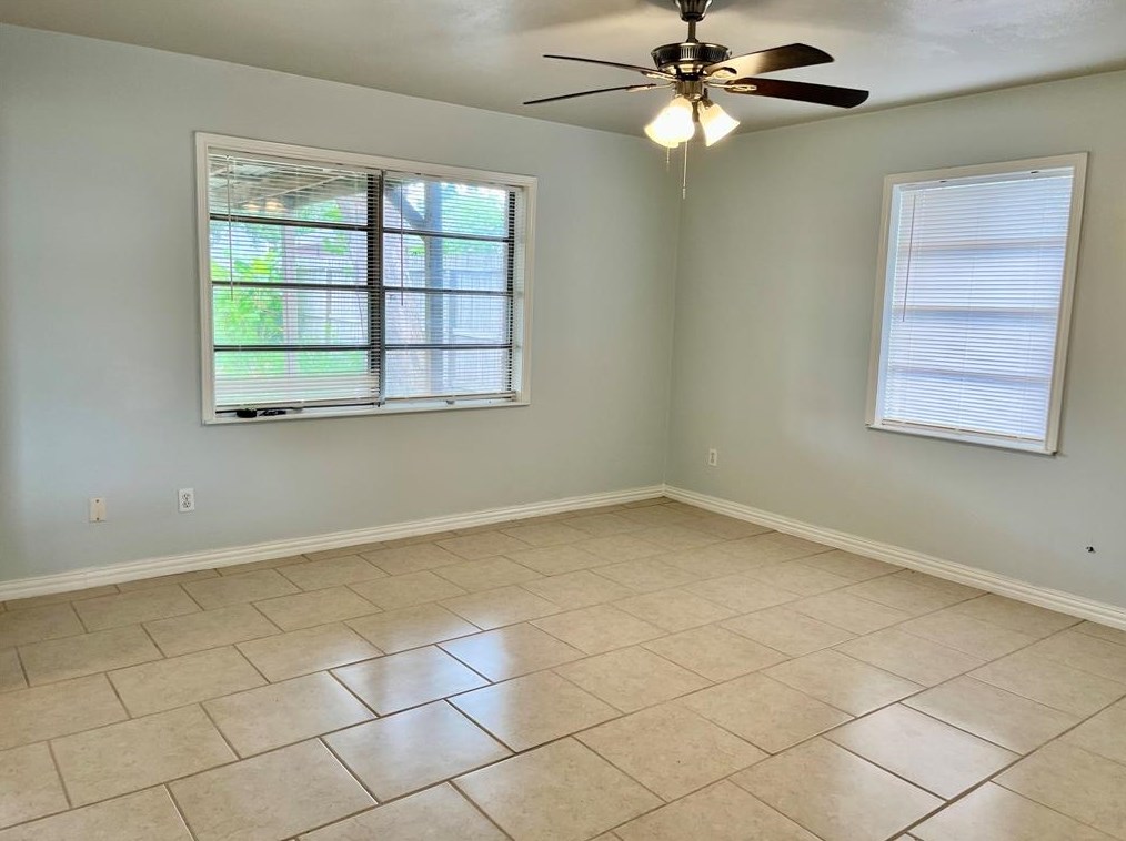 2410 19th Ave N, Texas City, TX 77590