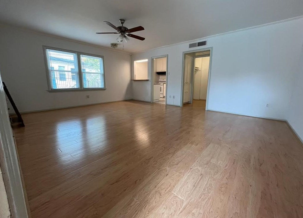5216 Arboles Dr Apt 8, Houston, TX 77035