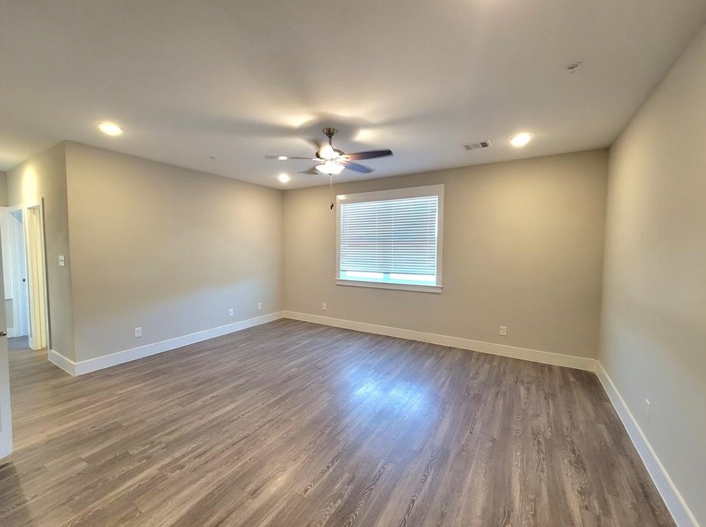 1720 Crestdale Dr #2206, Houston, TX 77080