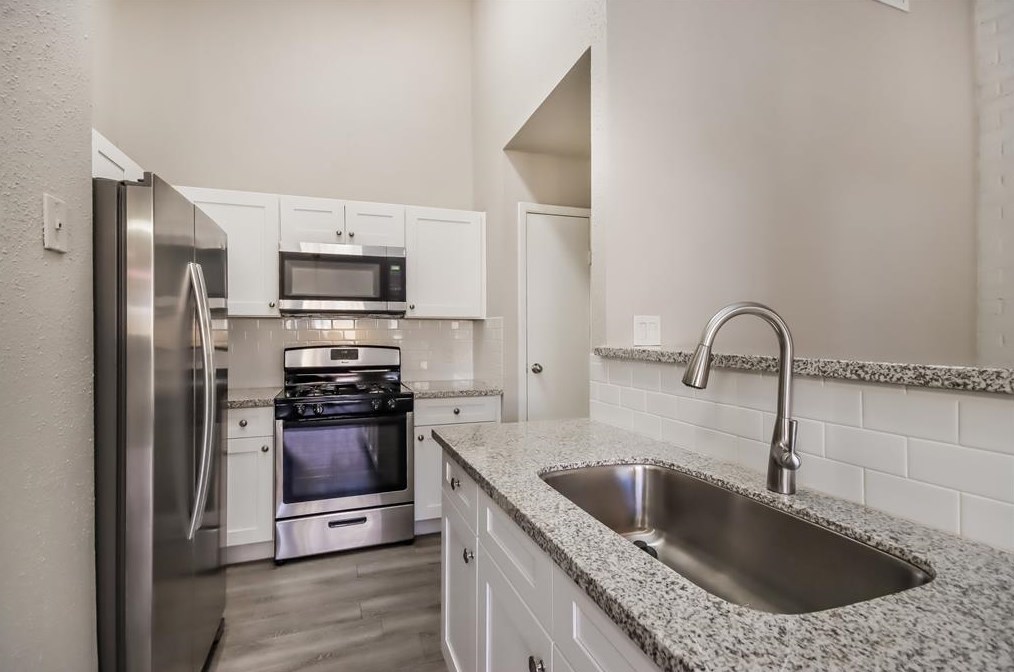 10054 Sharpton Dr, Houston TX  77038-2408 exterior