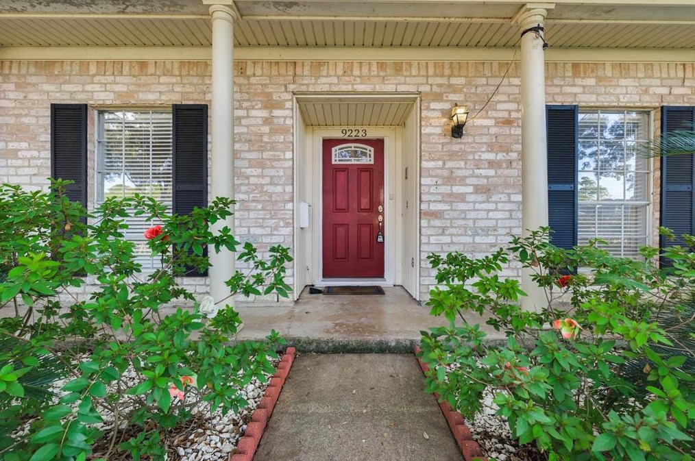 9223 Sandstone St, Houston TX  77036-6041 exterior