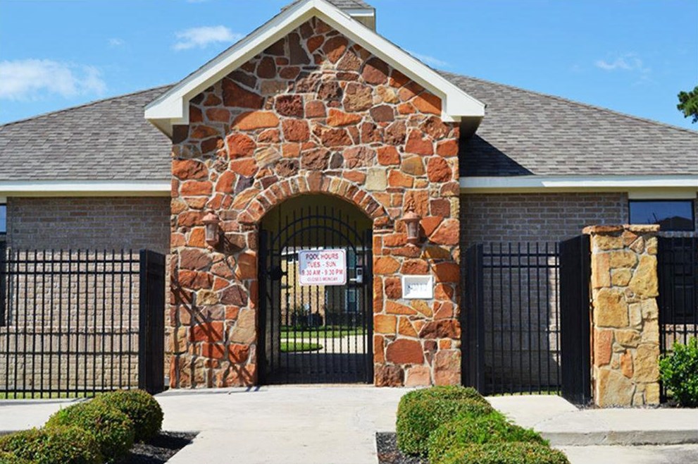 8506 Sunset Loch Dr, Spring TX  77379-5122 exterior