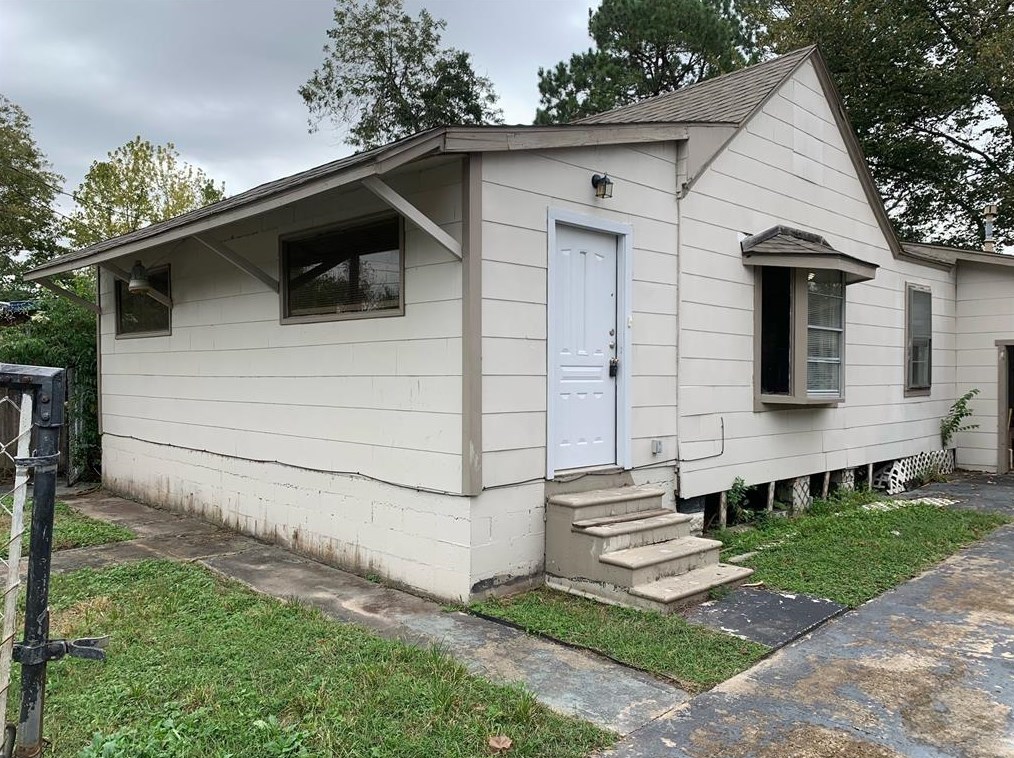 204 Hafer St, Baytown, TX 77520