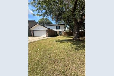 4900 Sandalwood Circle, Baytown, TX 77521 - Photo 1