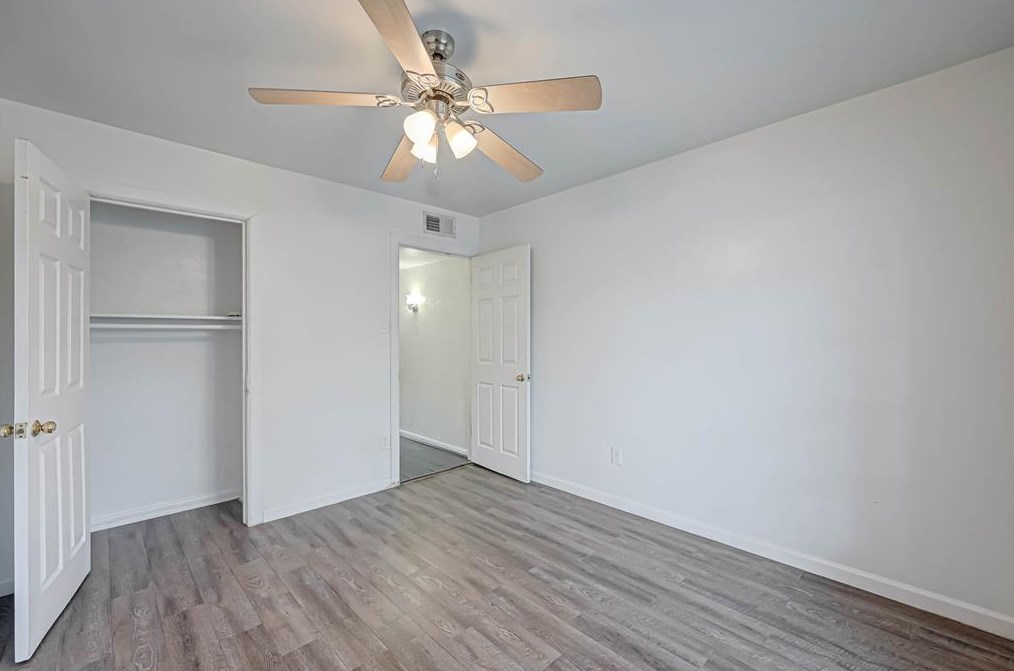 11611 Chimney Rock Rd, Houston TX  77035-2813 exterior