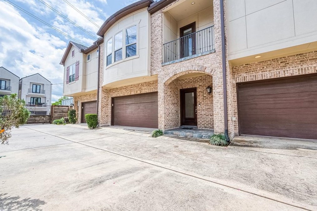 1228 Sampson St, Houston, TX 77003