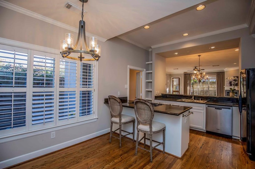 1609 Mcduffie, Houston TX  77019-5311 exterior