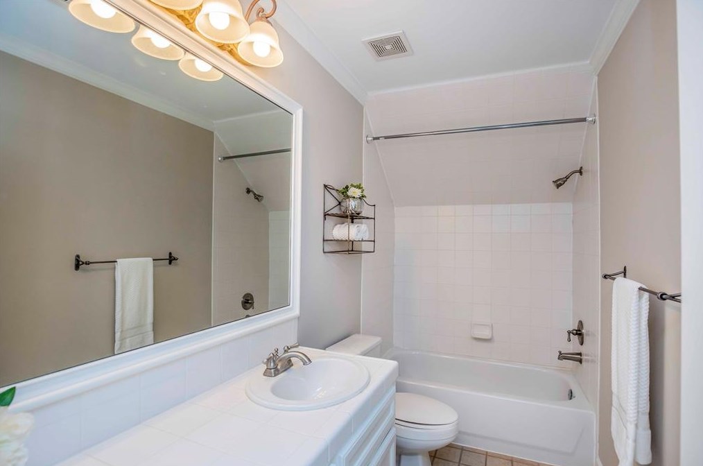 1609 Mcduffie, Houston TX  77019-5311 exterior