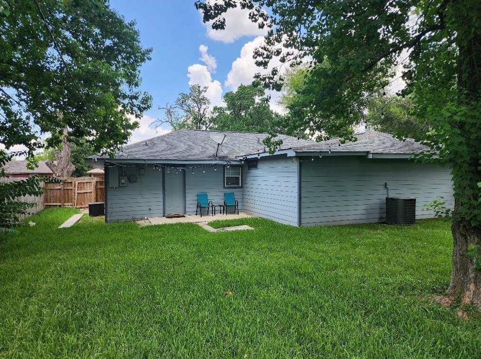 3610 Zephyr St, Houston, TX 77021-2549
