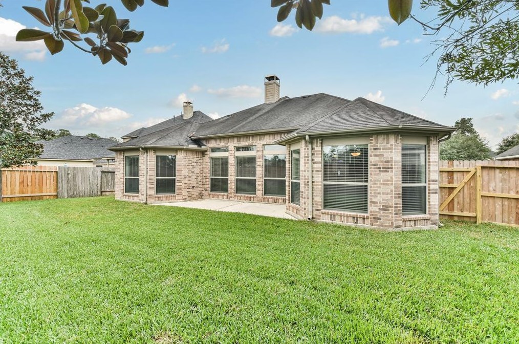 15922 Azalea Shores Ct, Houston, TX 77044