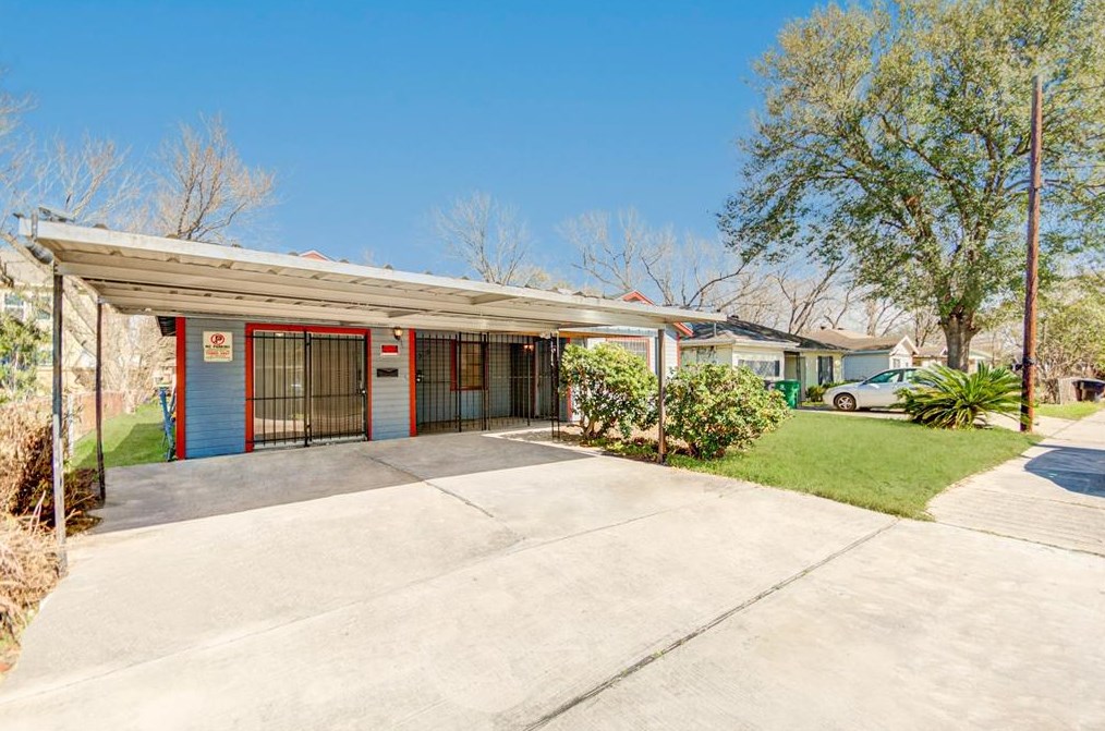 3735 Dreyfus St, Houston, TX 77021