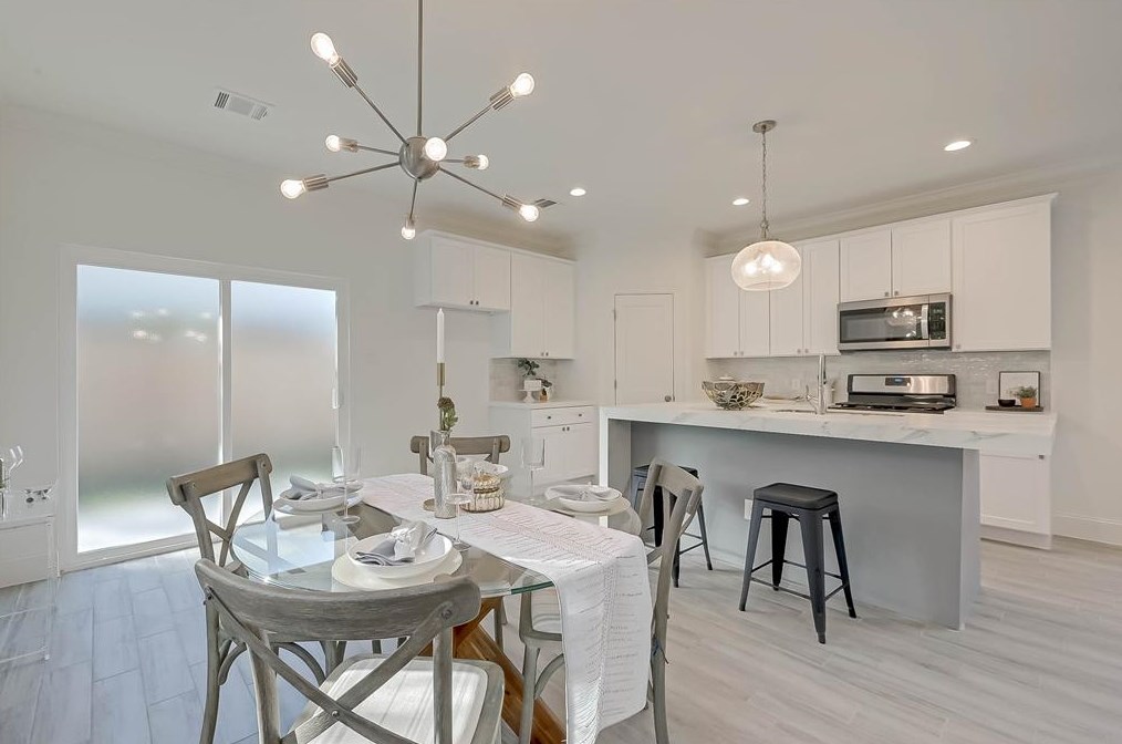 5034 Golden Forest Dr, Houston, TX 77091-5122