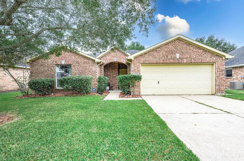 5276 Morgans Landing Ln, Alvin, TX 77511-2599
