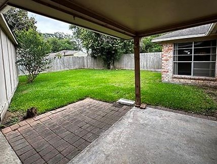 12202 Creekhurst Dr, Houston TX  77099-3114 exterior