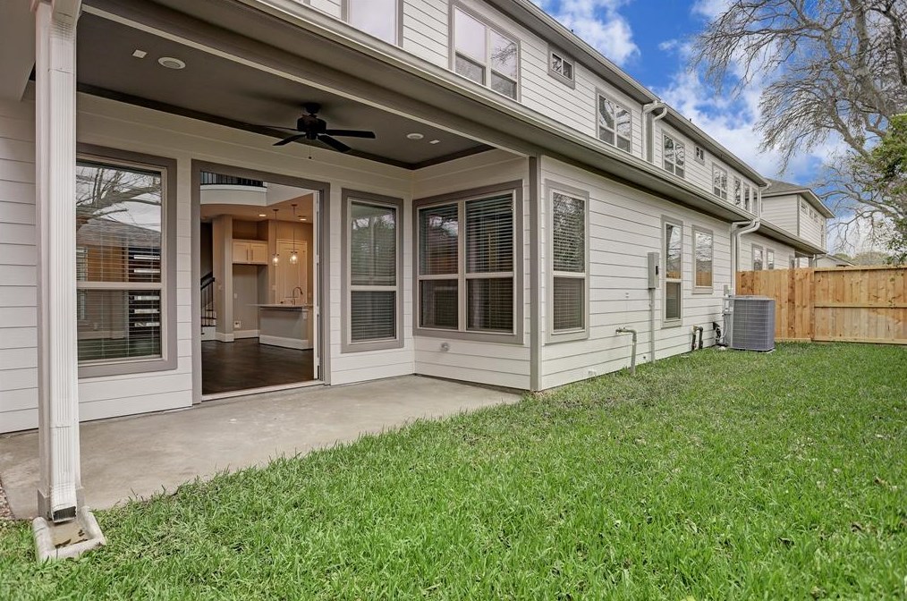 4853 Benning Dr, Houston, TX 77035-5928