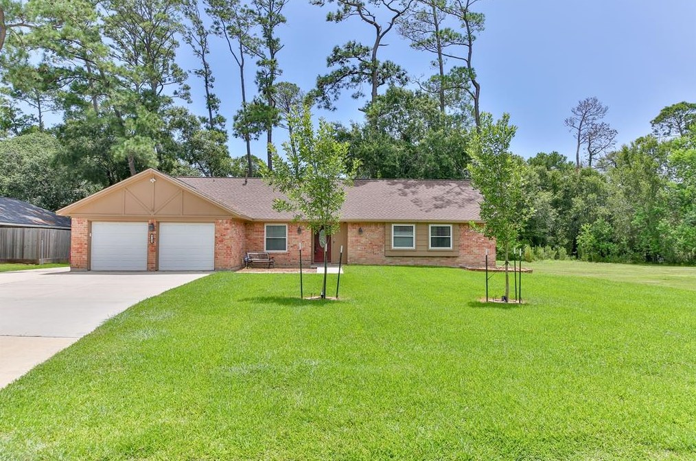 3521 E Country Club Dr, Morgans Point, TX 77571