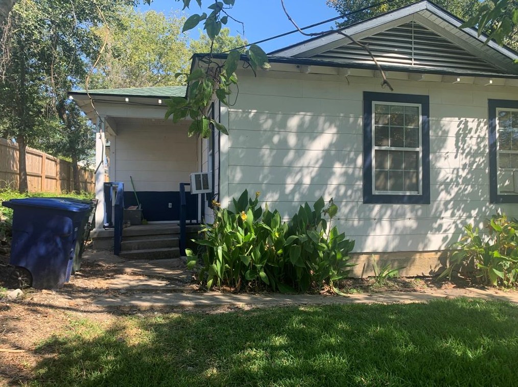 1412 15th St, Huntsville, TX 77340