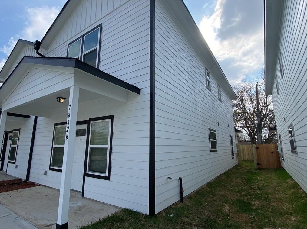 7842 Booker St, Houston, TX 77028-5214