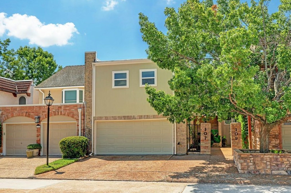 107 Phanturn Ln, Bellaire, TX 77401