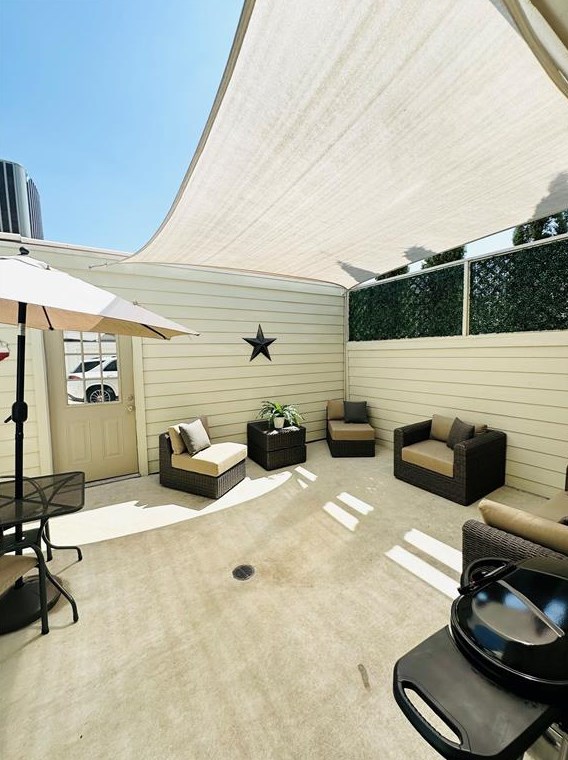 1009 Fountain Vw Dr, Houston TX  77057-6126 exterior