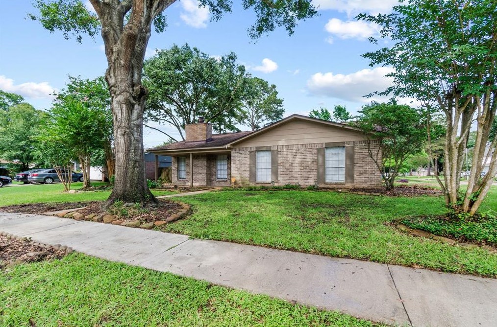 17602 Ten Curves Cir, Spring TX  77379-4751 exterior