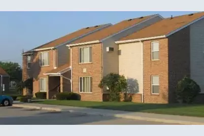 980 Meadow Ln, Kenton, OH 43326 - Photo 2