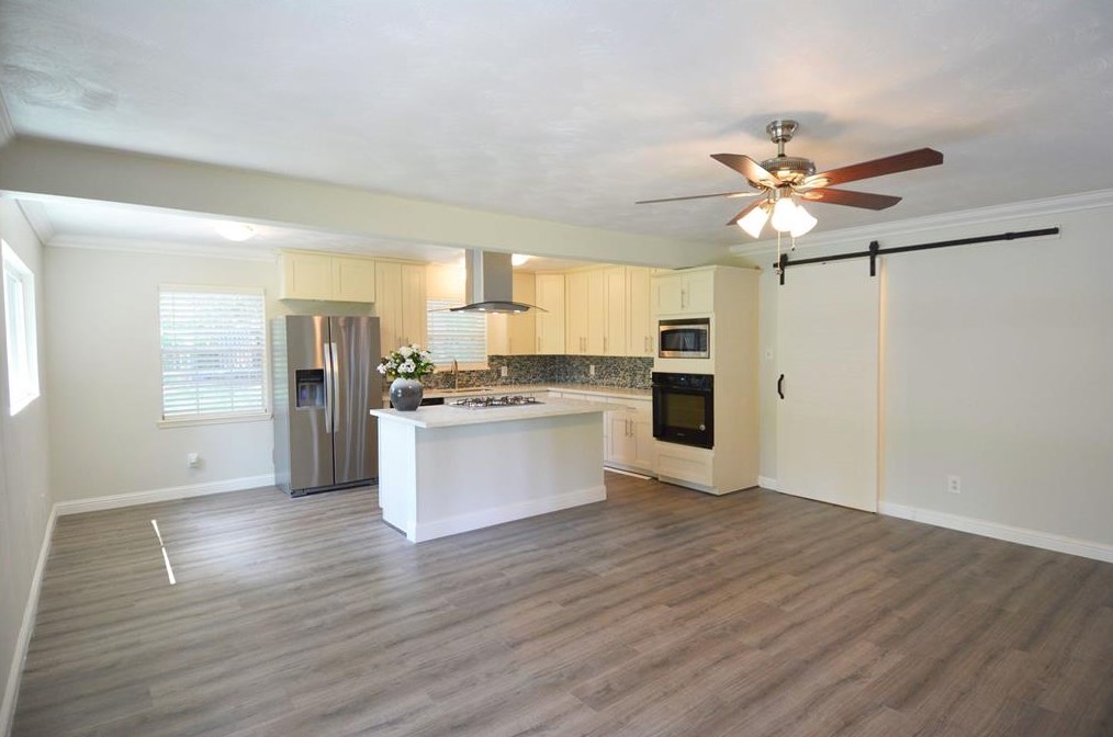12311 Dermott Dr, Houston TX  77065-2514 exterior