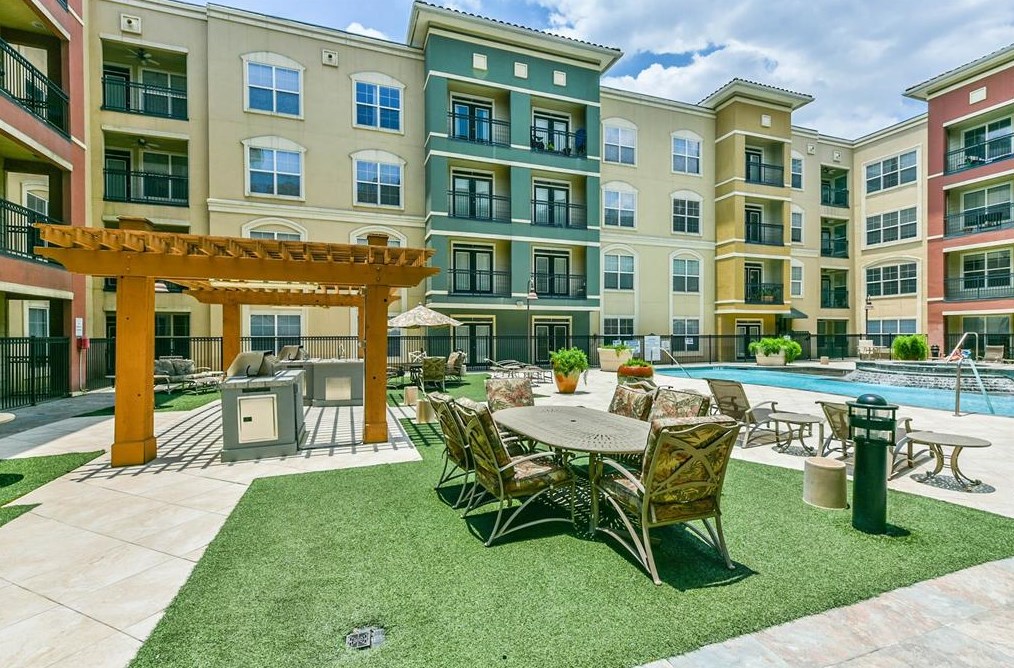 1711 Old Spanish Trl, Houston TX  77054-1925 exterior