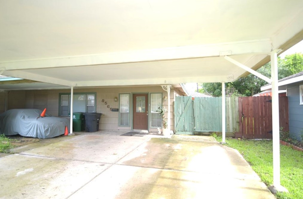 8565 Ridgepoint Dr, Houston, TX 77055